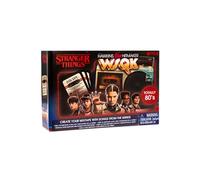Stranger Things Hawkins HITMAKER Juegos de Cartas Juego De Cartas Inspirado En La Serie De Stranger Things: Escanea, Adivina, Completa Tu Mixtape... ¡Y GANA La Partida!
