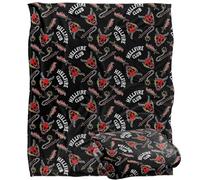 Stranger Things Hellfire Club Pattern Manta súper Suave con Tacto Sedoso - 152 x 127 cm