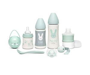 SUAVINEX Set Premium Regalo Recién Nacido con Biberón 150ml, 270ml y 360ml, Dosificador de leche, Chupete fisiológico desde 0 hasta 6 meses, Portachupetes, Broche y Cuchara,Color Verde