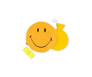 Suck UK Smiley - Botella de agua caliente con funda acogedora | Paquete de calor de goma | Botella de agua caliente para adultos | Sonriente amarilla | Alivio del dolor de espalda y relajación |
