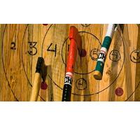 Suéltalo todo: Experiencia de lanzamiento de hachas de 1 hora con bebida / De lunes a jueves / Para 2 personas