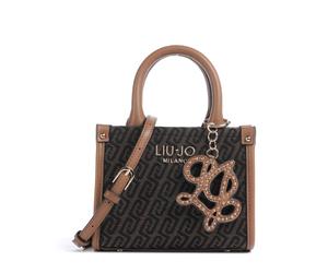 Súmate a la tendencia de los bolsos bandolera con el Liu Jo Ridhi XS, un bolso premium hecho de poliéster suave que combina estilo y practicidad sin esfuerzo. Su diseño ligero cuenta con dos asas y un