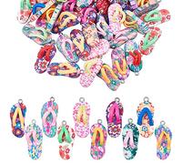 SUNNYCLUE 1caja de 30 abalorios de Arcilla con Diseño de Chanclas, Colgante de Bricolaje, Joyería, Mini Pantuflas, Abalorios Coloridos de Arcilla Polimérica para Mujer, Joyería de Verano, Collar, Pend