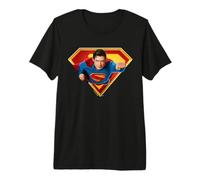 Superman (2025) Flying Over S-Shield Camiseta Premium