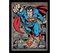 Superman Pyramid International Montaje de cómic de 30 cm x 40 cm Enmarcado, impresión de coleccionistas, una Impresionante Obra de Arte para Mejorar tu colección o Espacio Vital, Talla única