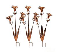Supporto da Giardino con tre Calla Lilies di Rame Fuso, Campanelli, Decorazione Artistica in Metallo per Esterni, Opinione Rustica Artigianale con Campane, Regalo Decorativo per Giardini, Verande