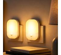 Suright 2 Piezas Luz Nocturnas infantil con Enchufe, Sensor de Luz Inteligente Crepuscular, 5 Brillos Regulables, 3 Modos, Blanca Cálida Lámpara Noche para Habitación Bebé, Escalera, Cocina, 0,3W