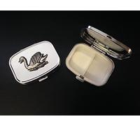 Swan B27 hecho de peltre inglés fino en una pastilla rectangular de metal plateado de viaje