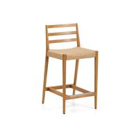 Taburete Analy con respaldo de roble macizo, acabado en tono natural y asiento de 65 cm de cuerda 100% certificada FSC.