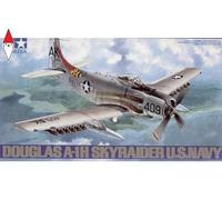 Douglas A-1H Skyraider U.S. Navy 1:48 Kit De Modelo De Plástico TAMIYA