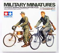 Tamiya Models German Soldier with Bicycles (Importación USA)