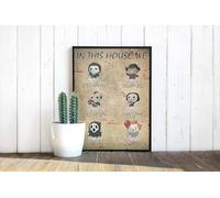 TammieLove TinSignEUa43897 - Póster de Halloween de terror con texto en inglés "In This House We Love Family Dream Big Like Scary Movie Play Game Love Friday", 20,3 x 30,5 cm