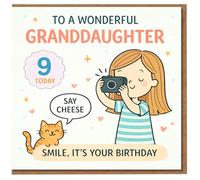 Tarjeta de 9º cumpleaños para nieta - Edad 9 hoy - Linda chica con cámara y gato - Say Cheese - 'Smile, It's Your Birthday'