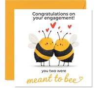 Tarjeta de compromiso juguetona - ¡Significado a abeja! - Dos adorables abejorros con diseño de corazones punny - Forma alegre de celebrar su compromiso - Cuadrado de 145 mm, sobre incluido