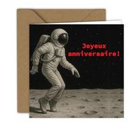 Tarjeta de cumpleaños - Astronauta en la luna con un fondo estrellado y un mensaje alegre en rojo, para un cumpleaños especial | Tarjeta plegada (15x15 cm) - con sobre kraft - Interior en blanco