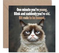 Tarjeta de cumpleaños descarada - Blink and You'll Miss Your Youth - Ilustración ingeniosa de gato con un mensaje en la mejilla - cuadrado de 145 mm, sobre incluido