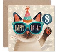 Tarjeta de cumpleaños número 8 con texto en inglés "Let's Paw-ty!", gato caprichoso con gafas de sol y sombrero de fiesta que aporta energía de cumpleaños grande, cuadrado de 145 mm, sobre incluido