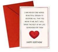 Tarjeta de cumpleaños romántica con texto en inglés "I May Never Find Words Beautiful Enough Mensaje con corazón rojo, diseño minimalista, amor profundo, felicitación de cumpleaños para novio, novia