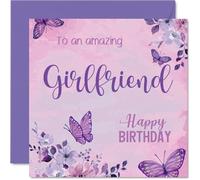 Tarjeta de cumpleaños romántica para novia, mariposas y flores en rosas y morados suaves, diseño floral caprichoso para alegrar su día especial, cuadrado de 145 mm, sobre incluido