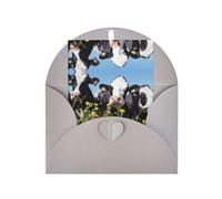 Tarjeta de felicitación gris con sobre a juego, diseño de vacas blancas y negras para cumpleaños, boda, día de San Valentín