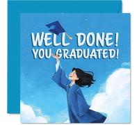 Tarjeta de graduación orgullosa - Cheers to the Clever Grad - Feliz celebración de gorra y vestido en azul audaz - Una manera brillante de marcar su gran logro - Cuadrado de 145 mm, sobre incluido