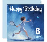 Tarjeta divertida de 6º cumpleaños - Game, Set, Match to You! - Energetic Tennis Boy balanceando su raqueta sobre un fondo azul estrellado - cuadrado de 145 mm, sobre incluido