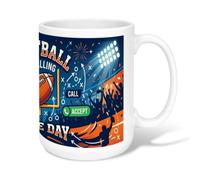 Taza de café de cerámica ilustrativa del Día del Juego de Fútbol de 15 | Ilustración de multitud de estadios, taza de café, diagramas de juego de fútbol, tema del día del juego, espíritu atlético