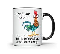 Taza divertida para amantes de los pollos con texto en inglés "I May Look Calm But In My Head I've Pecked You", taza de café de gallo de 11 onzas, KOSOQ1