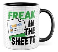 Taza Excel-Könner Geschenk Freak in the Sheets, idea de regalo, taza de café con texto divertido, taza de café Excel Spreadsheet Tabelle Computer IT Informatiker Excel-Experte Nerd (blanco/negro)