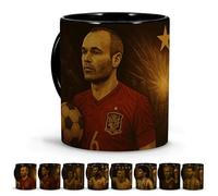 Taza Leyendas del Fútbol. Tazas Desayuno. Cosas de Futbol para Niños. Entrenador Futbol. Dia del padre Regalos Originales. Colección Única Leyendas 330ml Iniesta