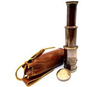 Telescopio náutico de latón con funda de cuero.