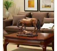 TEMU artesanal de resina de una y un caballo: de resina de calidad y elaborada con técnicas . delicadamente entre la y el caballo, con la de pie y adorable. El diseño