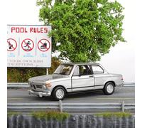 TEMU de coche de aleación BURAGO simulación 1:32 para BMW 2002 Tii, juguete para niños, adorno de scooter, regalo de para niño