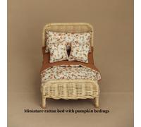 TEMU Muebles en Miniatura para de Muñecas 1:8-1:12, Cama Mini Estilo Europeo de 16cm para BJD/OB11, Regalo para al Colegio, Halloween, Navidad y Fiestas