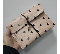 TEMU para con corazones y puntos sobre un rosa, diseñada para un Kindle Paperwhite y Voyage de 6 pulgadas, así como los modelos de 5ª y 12ª generación. Esta de cuero sintético es para el trabajo.