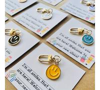 TEMU Un conjunto de 25 piezas de regalos para a clases, y estilos combinados , llaveros de varios colores, bienvenidos a , regalos de los profesores