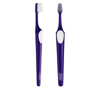 TePe Cepillo de dientes Supreme Compacto - Forma cónica de cepillo de dientes con cerdas cortas y largas para una limpieza óptima y suave hasta los espacios interdentales, color aleatorio, 1 x 1