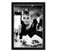 The beautiful Audrey Hepburn Classic Pose B & W A5 enmarcado Art Print