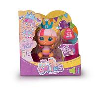 The Bellies from Bellieville - Mini Bellie Happy Fart, muñeca bebé de cumpleaños, tamaño pequeño, se Tira pedetes, con una Tarta de Accesorio, para niños y niñas Desde 3 años, Famosa (BEE04000)