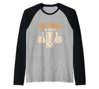 The Champ Is Here Dominó King Domino Player Tile Lover Camiseta Manga Raglan