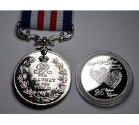 THE COMMEMORATIVE COIN COMPANY HOMELTD 25º aniversario de boda de plata conmemorativo y cápsula con medalla de servicio "Bravery in the Field". Regalo/presente 25 años juntos, plata 999