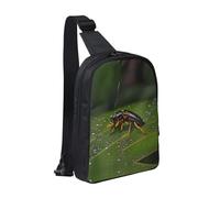 The Deep Ocean - Bolsa de pecho con doble bolsillo, perfecta para conciertos, deportes, viajes, ciclismo y senderismo, mochila cruzada, Insectos en las hojas, Talla única