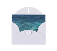 The Deep Ocean - Tarjeta horizontal con sobre blanco en forma de corazón y escribe varios saludos navideños