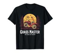 The Grass Master We Ride At Dawn Funny Lawn Care Día del Padre Camiseta