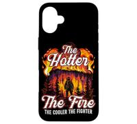 The Hot The Fire The Cooler The Fighter Cita Bombero Carcasa para iPhone 16 Plus