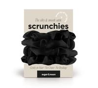 The Scrunchies - Pack de 4 coleteros de satén, suaves que la seda, antiencrespamiento y rotura, agarre suave para peinados, coleteros para dormir y noche, color negro sugar&moon