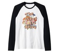 The Vibes Are Alive with Retro Flowers Camiseta Manga Raglan