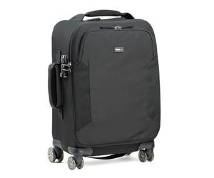Think Tank Derby sobre patines en el aeropuerto V2.0