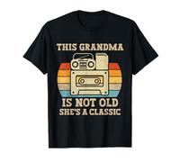 This Grandma Is Not Old, es un casete de música retro clásico Camiseta