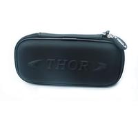THOR-DARTS Thor - Funda para dardos, diseño de Thor, color negro y blanco, Negro-negro-blanco, Logotipo de THOR en la clásica bolsa de dardos negra con 3 pinzas y bolsillo con cremallera